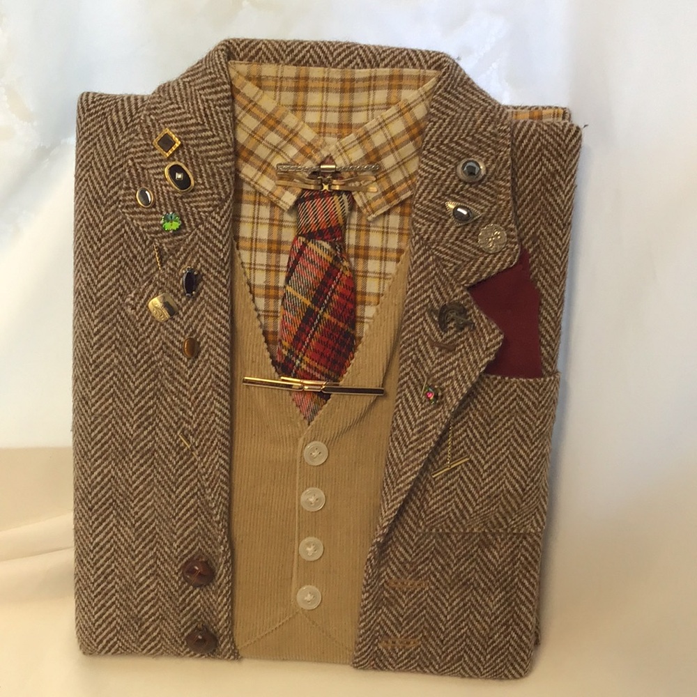 Handtailored men's jewelry storage suit vintage high end pieces